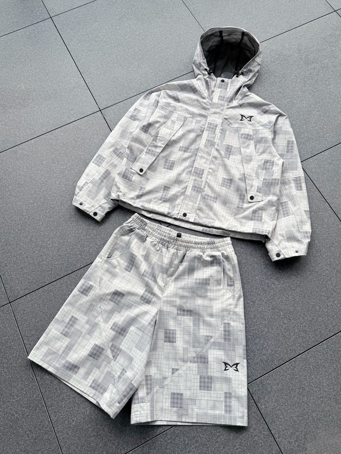 Mertra Grid Set Grey Edition