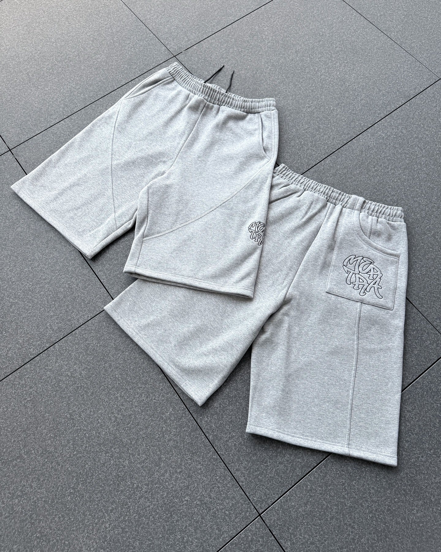 Mertra Shorts Grey
